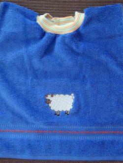 Schaf auf Blau