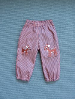 Reh auf Sommerhose