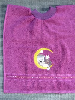 Igelmond auf Brombeer